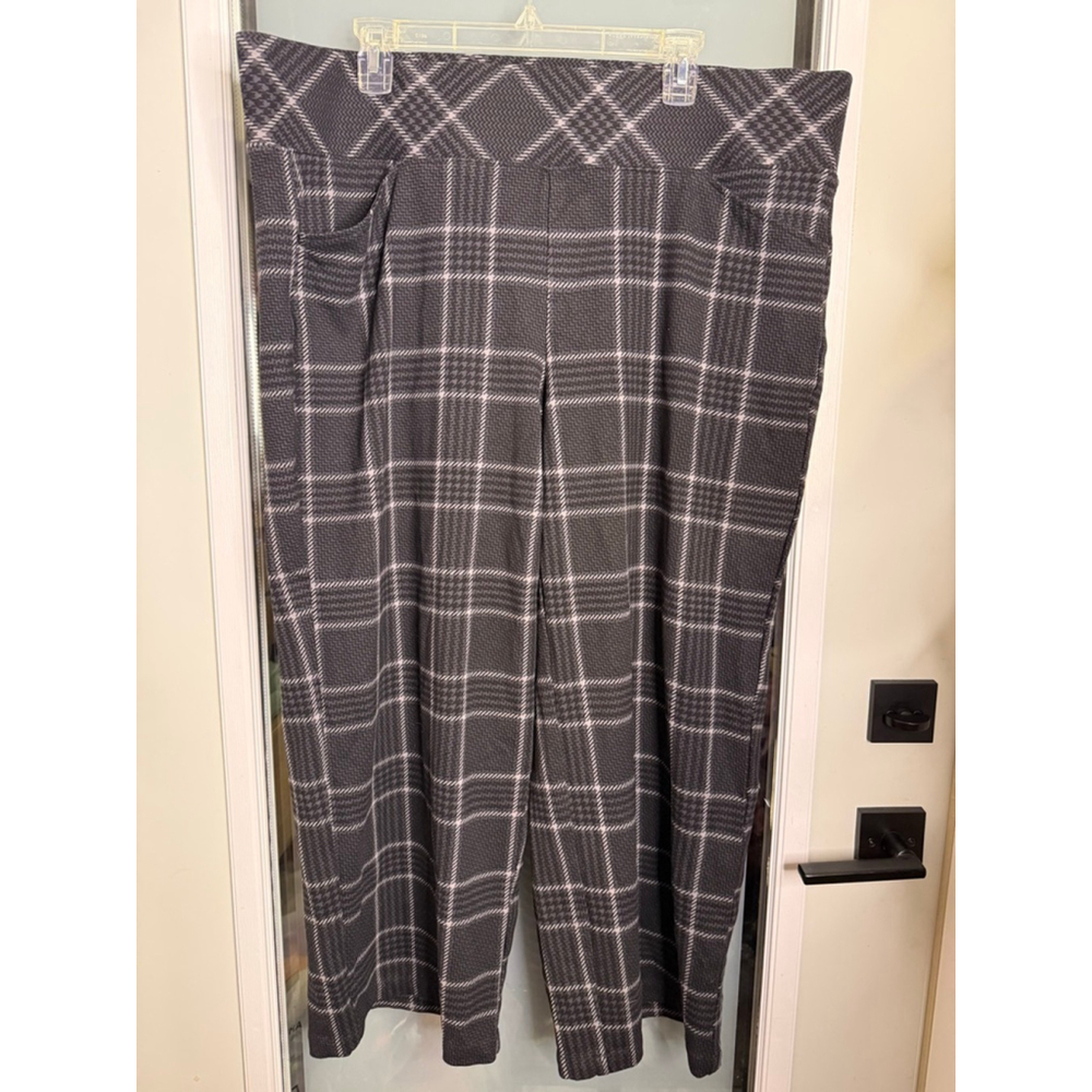 Torrid Black, Gray & White Pull On Pixie Wide Leg… - image 2